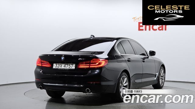 BMW Série 5 (G30) 520i Luxury 2019 — photo 2 sur 20
