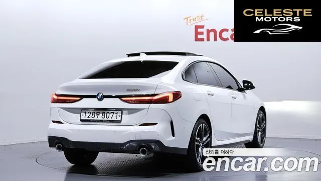BMW Série 2 Gran Coupé (F44) 220i M Sport 2021 — photo 2 sur 26