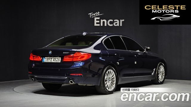 BMW Série 5 (G30) 520i Luxury 2020 — photo 2 sur 26