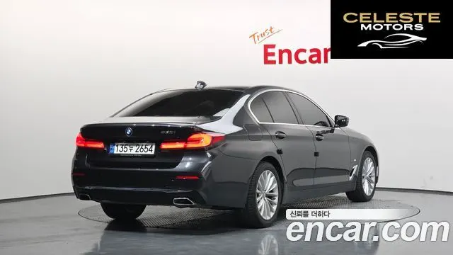 BMW Série 5 (G30) 530i Luxury 2021 — photo 2 sur 26