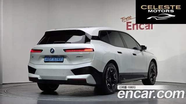 BMW iX xDrive50 Sport Plus 2022 — photo 2 sur 20