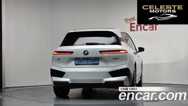 BMW iX xDrive50 Sport Plus 2022 — photo 4 sur 20