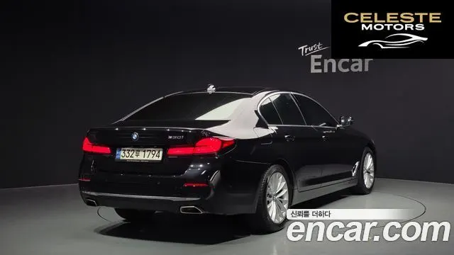 BMW Série 5 (G30) 530i Luxury 2021 — photo 2 sur 20