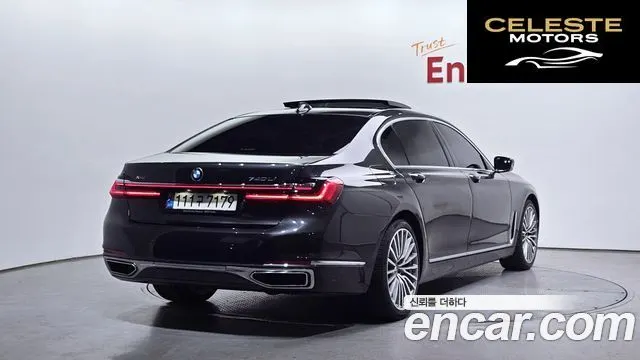 BMW Série 7 (G11) 740Li xDrive Design Pure Excellence 2021 — photo 2 sur 20