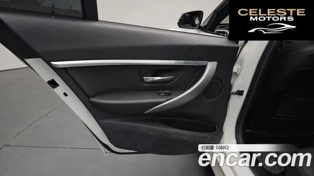 BMW Série 3 (F30) 320i M Sport 2018 — photo 14 sur 33