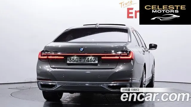 BMW Série 7 (G11) 730d xDrive Design Pure Excellence 2020 — photo 3 sur 36