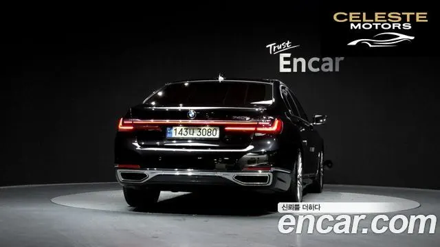 BMW Série 7 (G11) 740i Design Pure Excellence 2022 — photo 4 sur 37