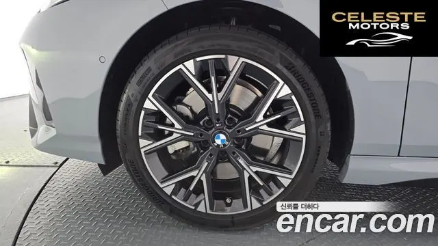 BMW Série 1 (F70) 120 M Sport 2025 — photo 4 sur 32