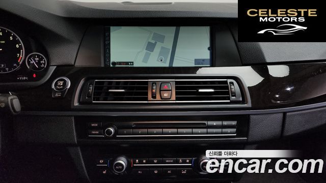 BMW Série 5 (F10) 528i 2012 — photo 14 sur 26