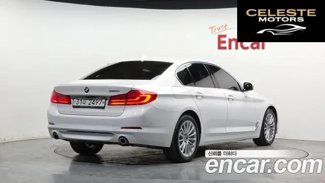 BMW Série 5 (G30) 520i Luxury 2019 — photo 2 sur 20