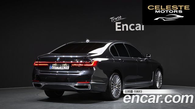 BMW Série 7 (G11) 740i Design Pure Excellence 2021 — photo 2 sur 35