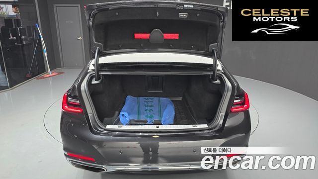 BMW Série 7 (G11) 740i Design Pure Excellence 2021 — photo 30 sur 35