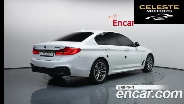 BMW Série 5 (G30) 530i xDrive M Sport 2017 — photo 2 sur 34