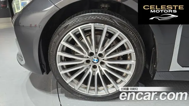BMW Série 7 (G11) 740i Design Pure Excellence 2021 — photo 5 sur 35