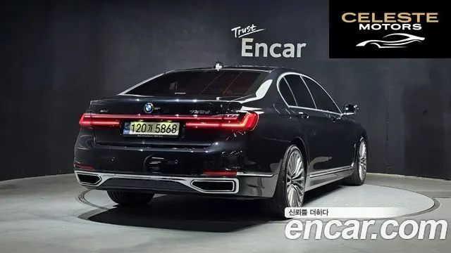BMW Série 7 (G11) 730d xDrive Design Pure Excellence 2022 — photo 2 sur 30