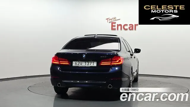 BMW Série 5 (G30) 520i Luxury 2019 — photo 4 sur 34