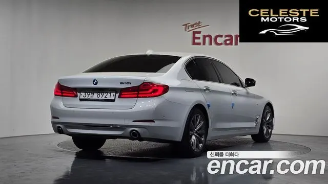 BMW Série 5 (G30) 520i Luxury 2018 — photo 2 sur 34