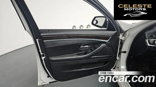 BMW Série 5 (F10) 528i 2014 — photo 13 sur 36