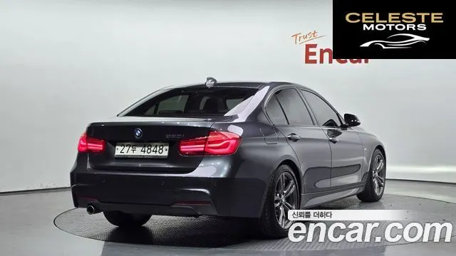BMW Série 3 (F30) 320i M Sport 2018 — photo 1 sur 31