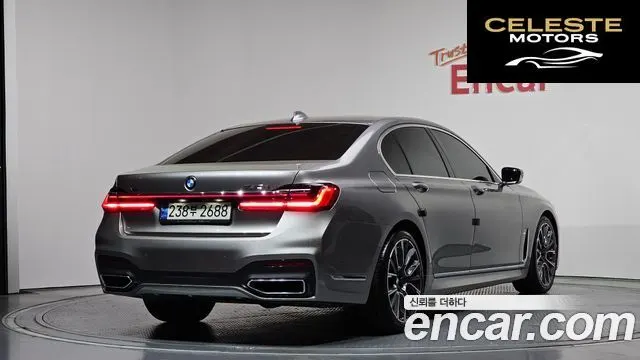 BMW Série 7 (G11) 730d xDrive M Sport 2021 — photo 2 sur 36