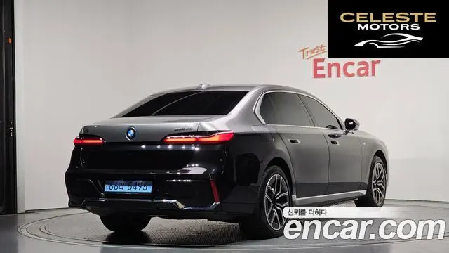 BMW i7 (G70) eDrive 50 M Sport 2024 — photo 2 sur 40