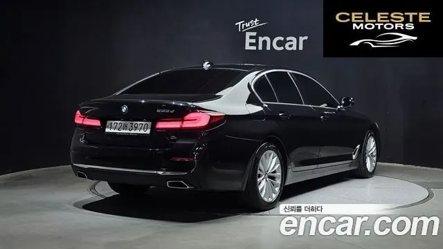 BMW Série 5 (G30) 523d Luxury 2021 — photo 2 sur 31