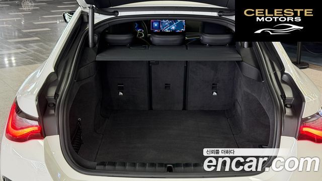 BMW i4 eDrive40 M Sport Pro 2024 — photo 11 sur 26