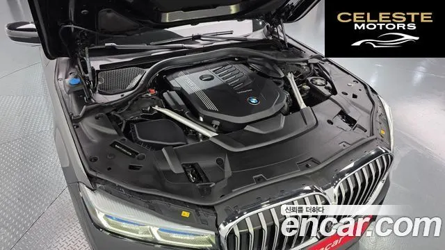 BMW Série 7 (G11) 740Li xDrive M Sport 2021 — photo 6 sur 33
