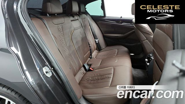 BMW Série 5 (G30) 530i M Sport Plus 2018 — photo 17 sur 31