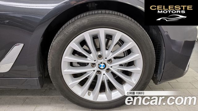 BMW Série 5 (G30) 523d Luxury 2021 — photo 7 sur 32
