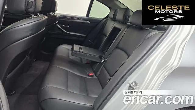 BMW Série 5 (F10) 528i 2010 — photo 12 sur 20