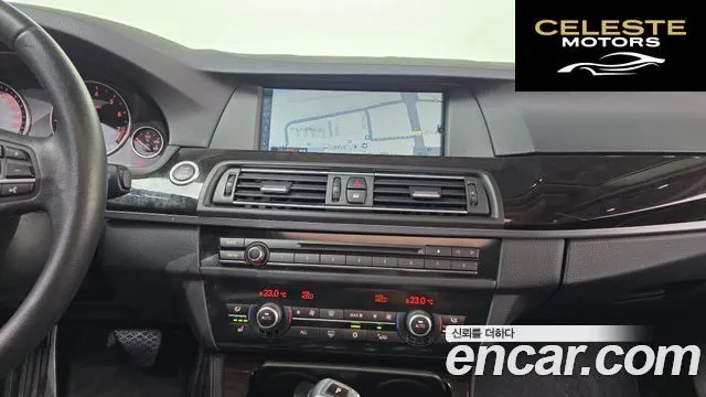 BMW Série 5 (F10) 528i 2010 — photo 14 sur 20