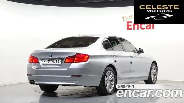 BMW Série 5 (F10) 528i 2010 — photo 2 sur 20