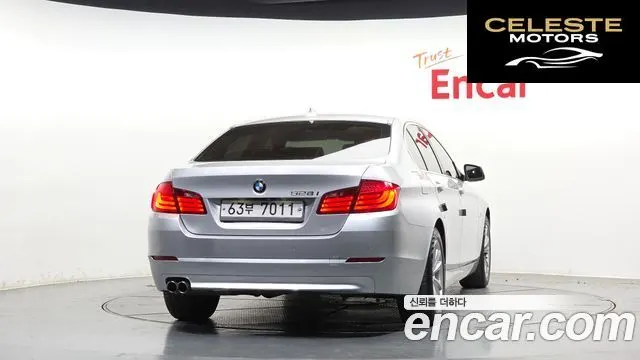BMW Série 5 (F10) 528i 2010 — photo 4 sur 20