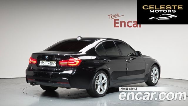 BMW Série 3 (F30) 330i M Sport 2017 — photo 1 sur 31