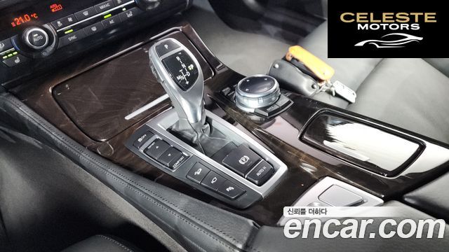 BMW Série 5 (F10) 528i xDrive 2014 — photo 11 sur 43