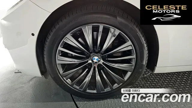 BMW Série 5 GT (F07) GT 30d xDrive 2016 — photo 5 sur 20