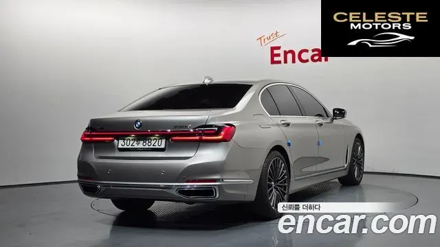 BMW Série 7 (G11) 730d xDrive Design Pure Excellence 2021 — photo 2 sur 20