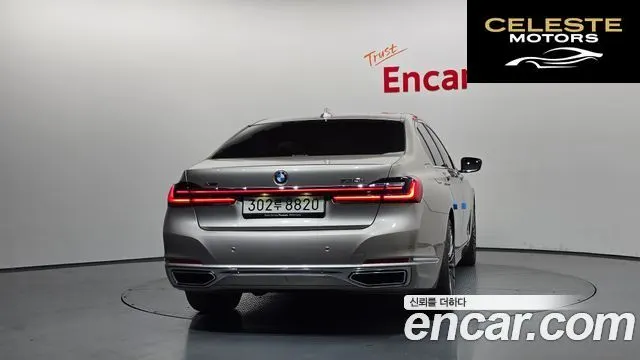BMW Série 7 (G11) 730d xDrive Design Pure Excellence 2021 — photo 4 sur 20