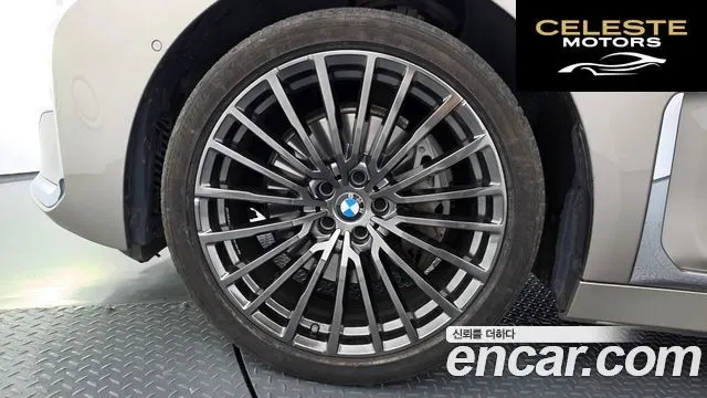 BMW Série 7 (G11) 730d xDrive Design Pure Excellence 2021 — photo 5 sur 20