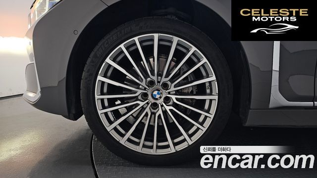 BMW Série 7 (G11) 740Li xDrive Design Pure Excellence 2021 — photo 4 sur 36