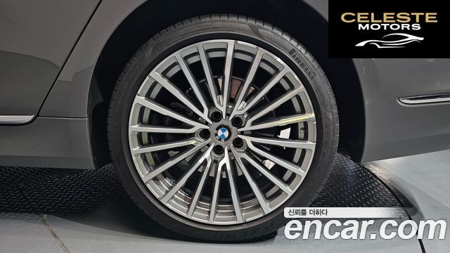 BMW Série 7 (G11) 740Li xDrive Design Pure Excellence 2021 — photo 6 sur 36