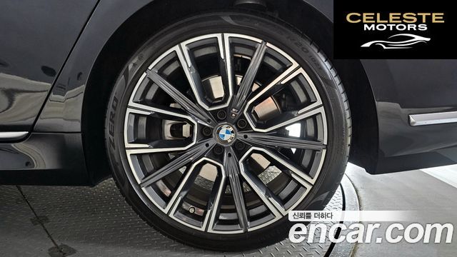 BMW Série 7 (G11) 740i M Sport 2022 — photo 7 sur 30