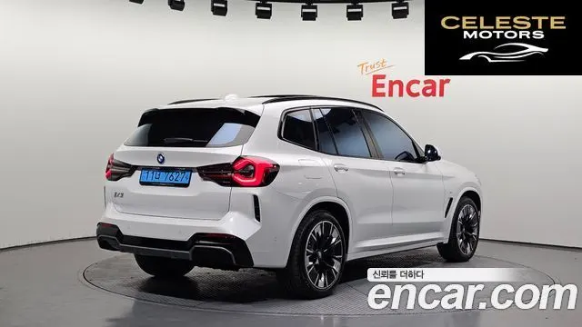 BMW iX3 M Sport 2025 — photo 2 sur 30