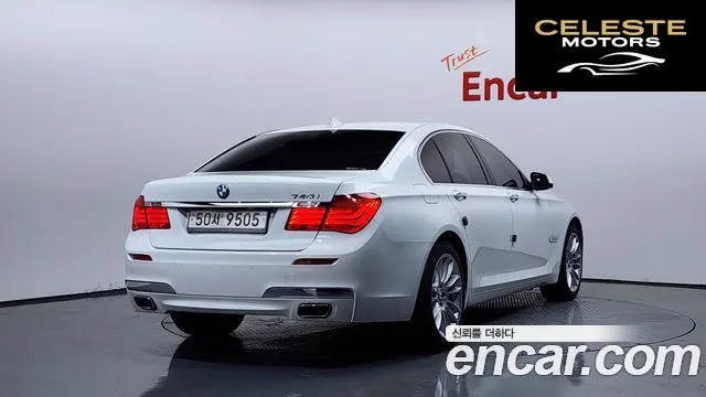 BMW Série 7 (F01) 740i M Sport 2012 — photo 2 sur 26