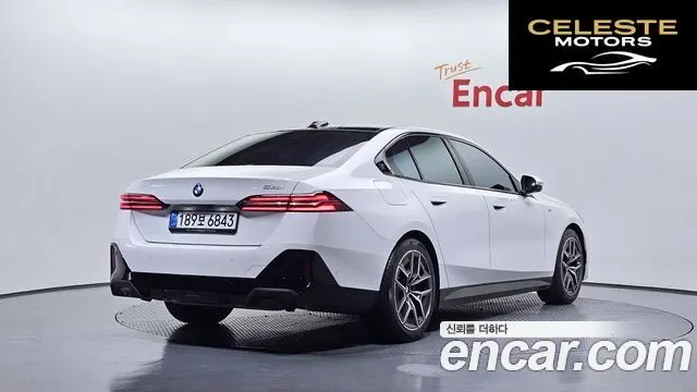 BMW Série 5 (G60) 520i M Sport 2024 — photo 2 sur 32