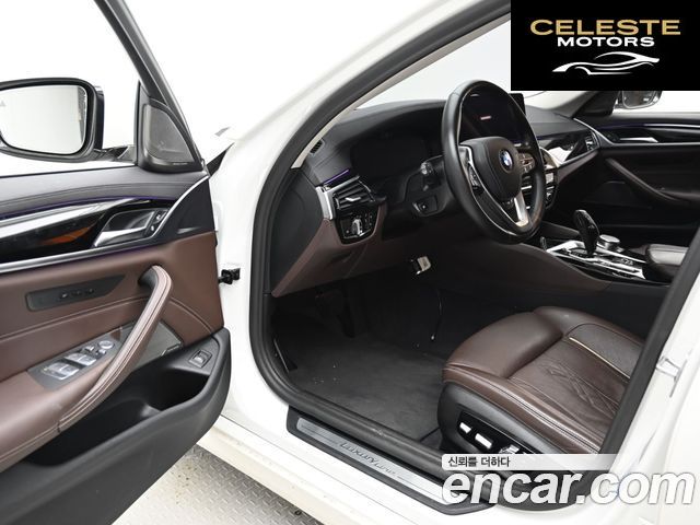 BMW Série 5 (G30) 530i Luxury 2021 — photo 13 sur 26