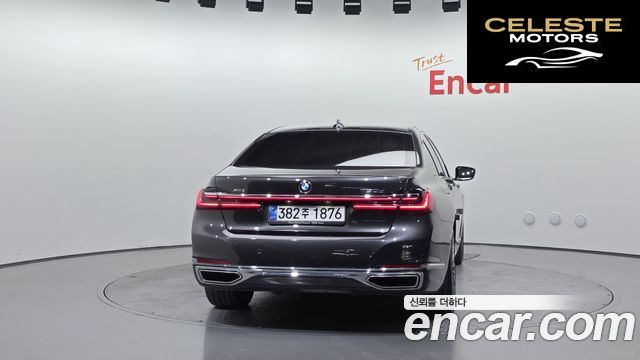 BMW Série 7 (G11) 730d xDrive Design Pure Excellence 2021 — photo 4 sur 26