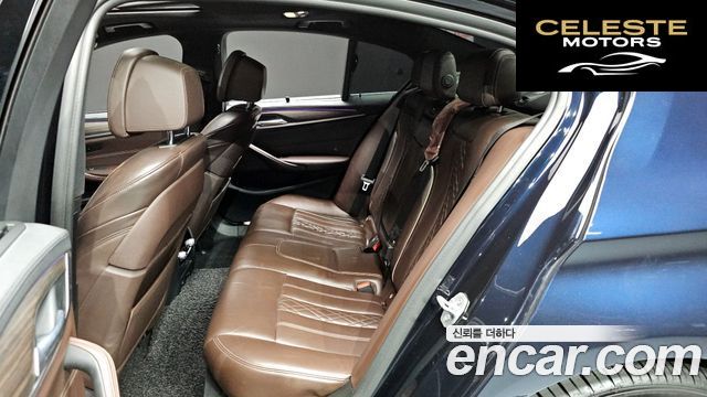 BMW Série 5 (G30) 530i M Sport Plus 2018 — photo 16 sur 33