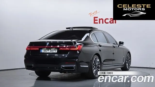 BMW Série 7 (G11) 740Li xDrive M Sport 2021 — photo 2 sur 44